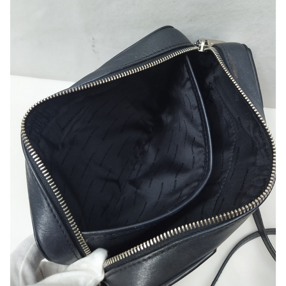 Michael Kors Jet Set Travel Black Leather Diamond Grommet Crossbody Bag - Picture 11 of 16